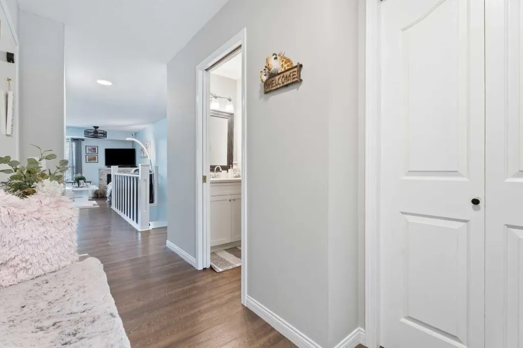120 Mt Aberdeen Manor SE Calgary AB T2Z 3N8