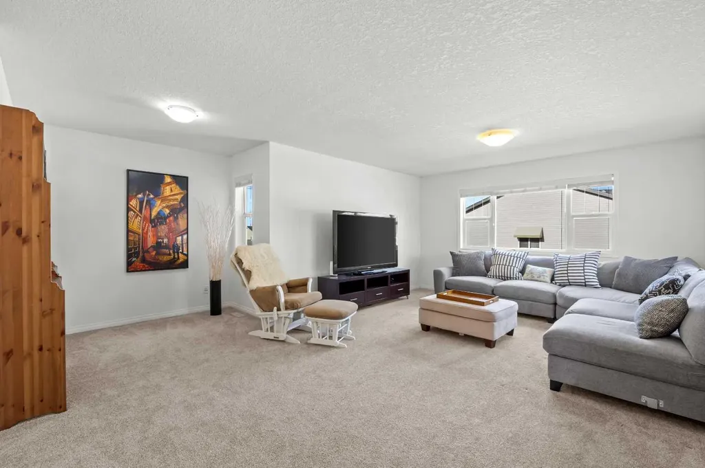 318 Coopers Drive SW Airdrie AB T4B0L8