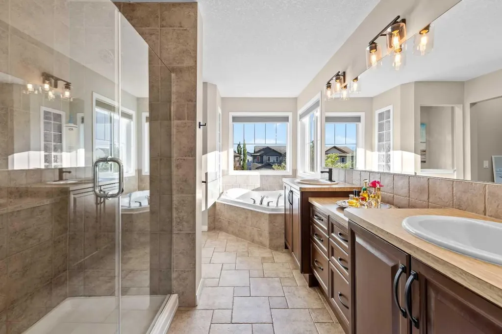 318 Coopers Drive SW Airdrie AB T4B0L8