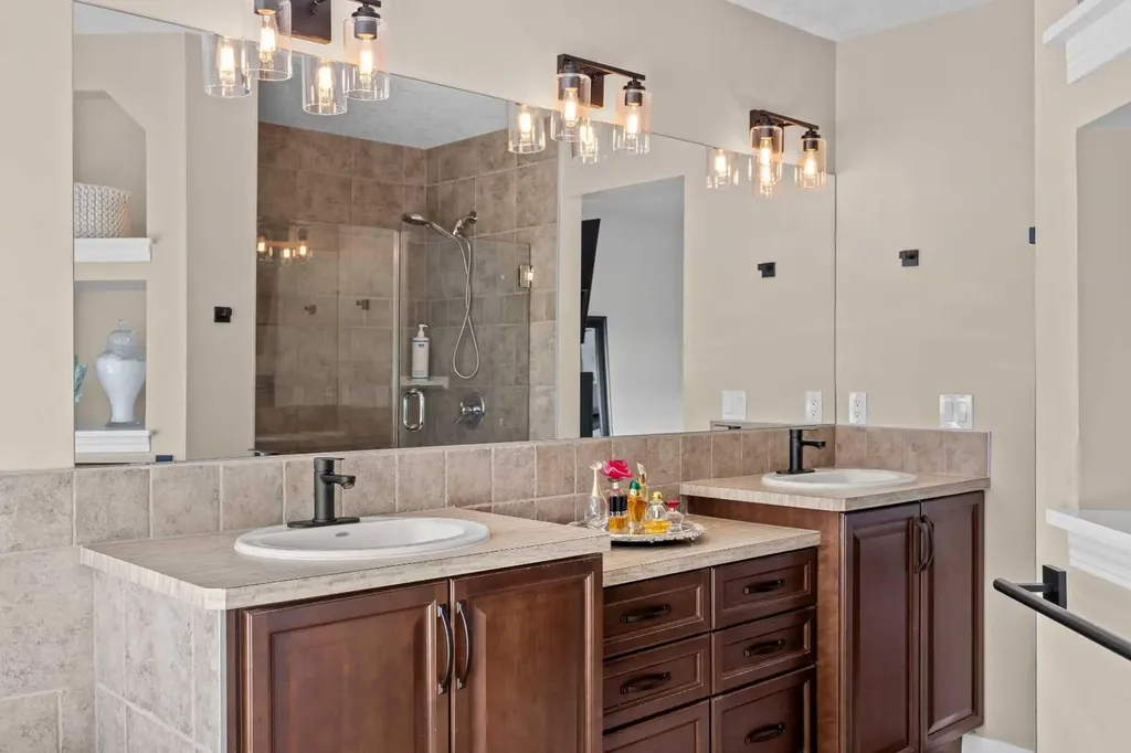318 Coopers Drive SW Airdrie AB T4B0L8