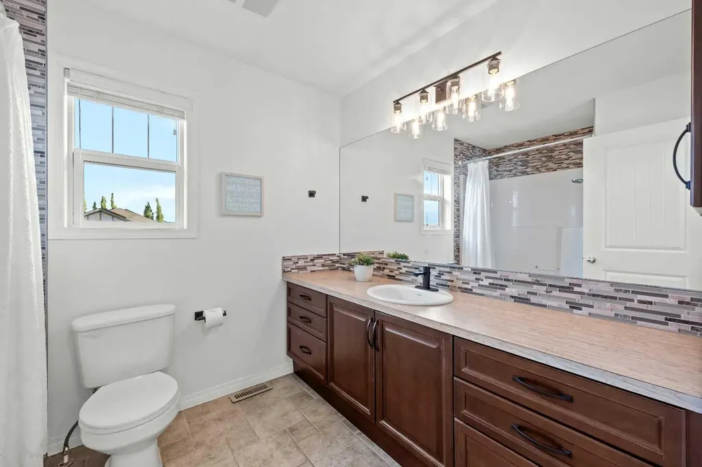 318 Coopers Drive SW Airdrie AB T4B0L8