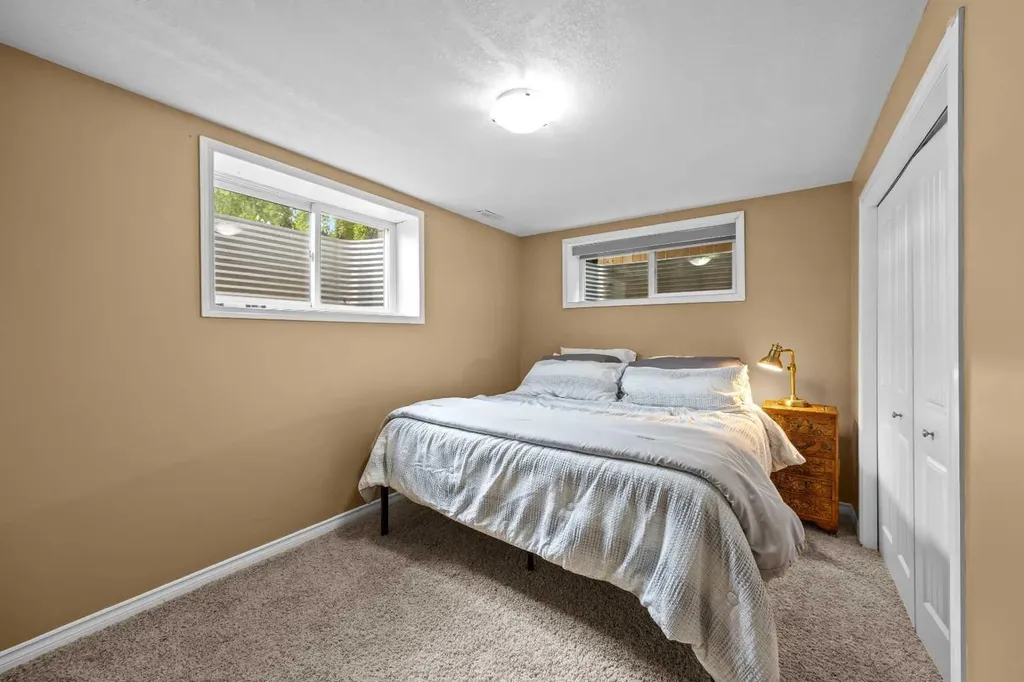 318 Coopers Drive SW Airdrie AB T4B0L8
