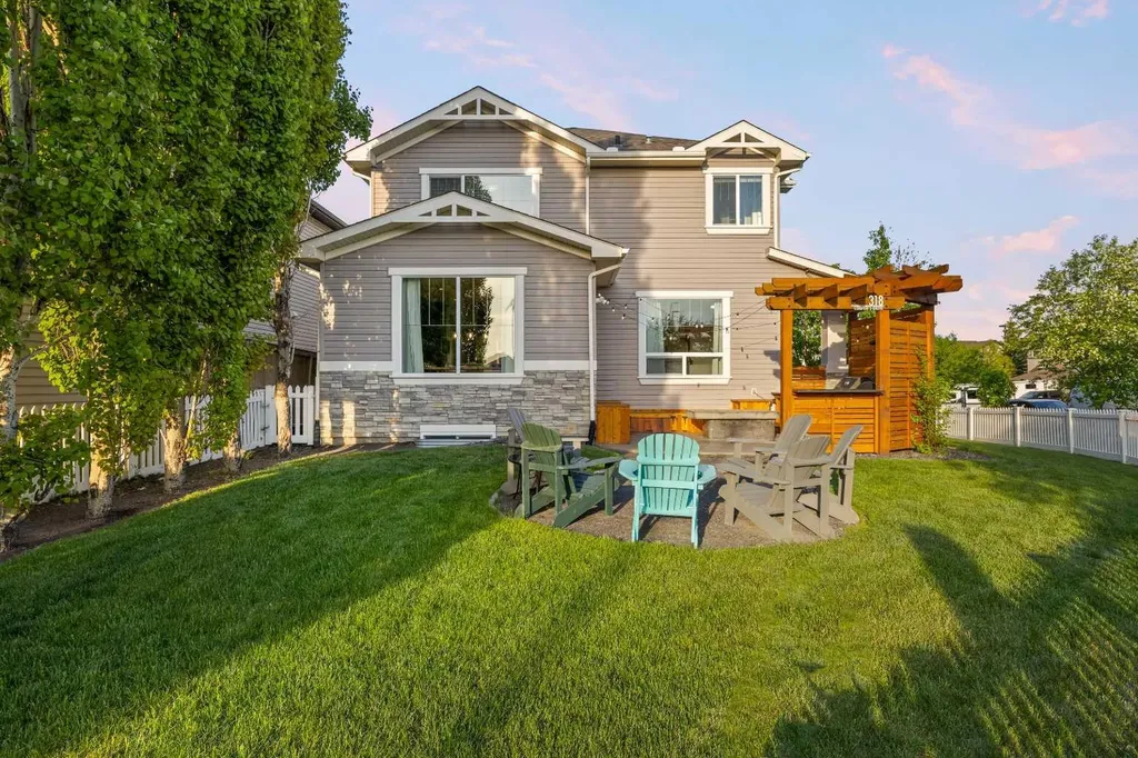 318 Coopers Drive SW Airdrie AB T4B0L8