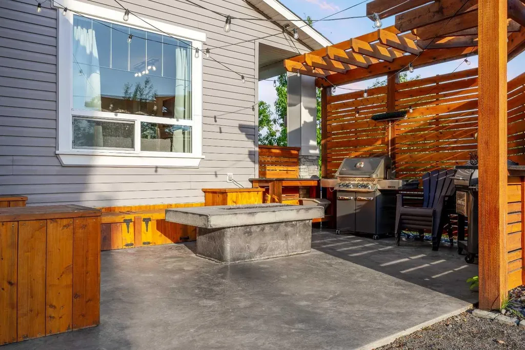 318 Coopers Drive SW Airdrie AB T4B0L8