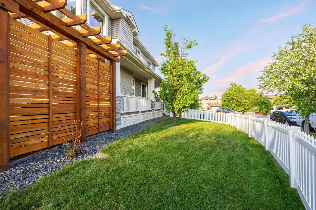 318 Coopers Drive SW Airdrie AB T4B0L8
