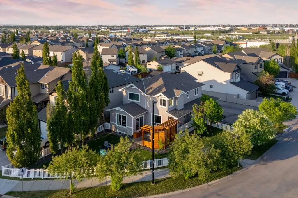 318 Coopers Drive SW Airdrie AB T4B0L8
