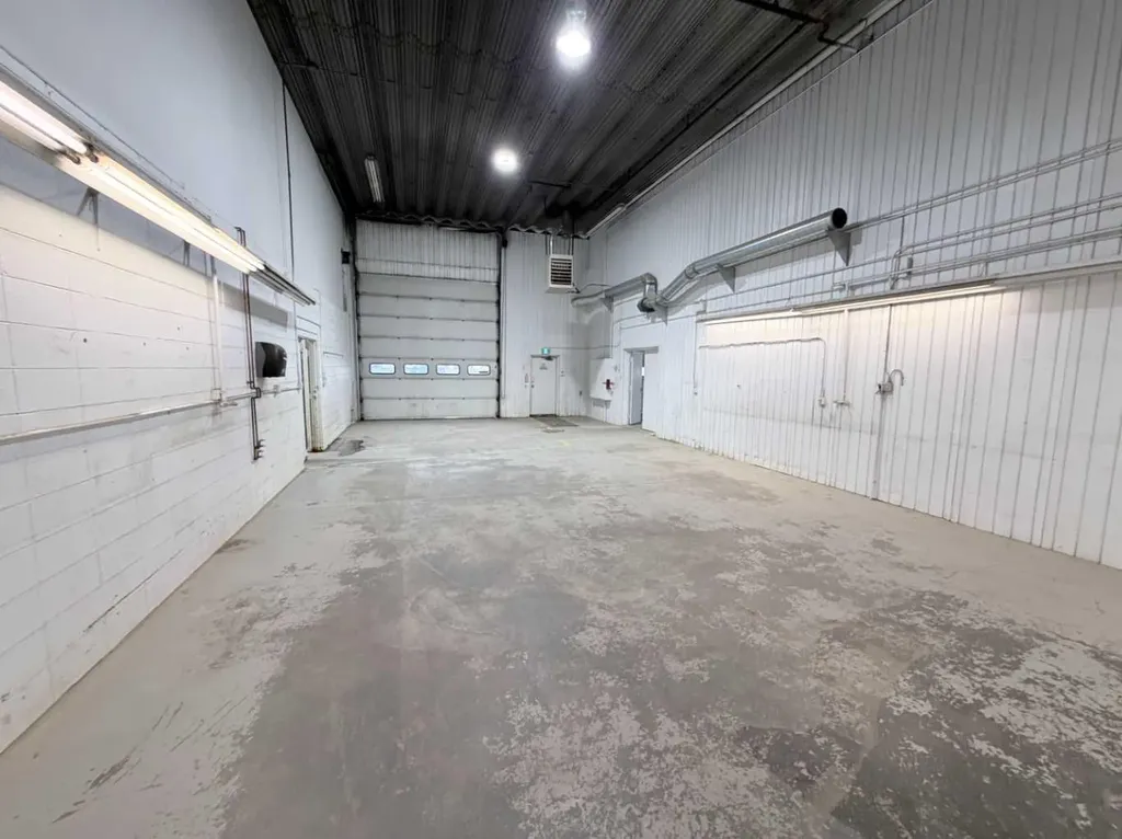 10946 89 Avenue Grande Prairie AB T8V 4W4