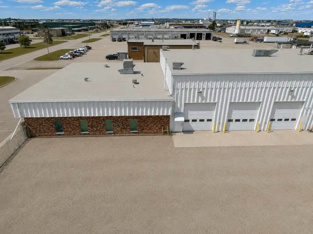 10946 89 Avenue Grande Prairie AB T8V 4W4