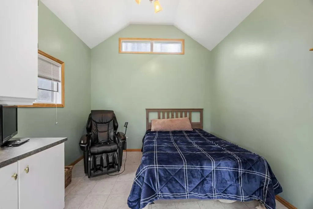 4042 Highway 587 Rural Red Deer County AB T0M 0K0