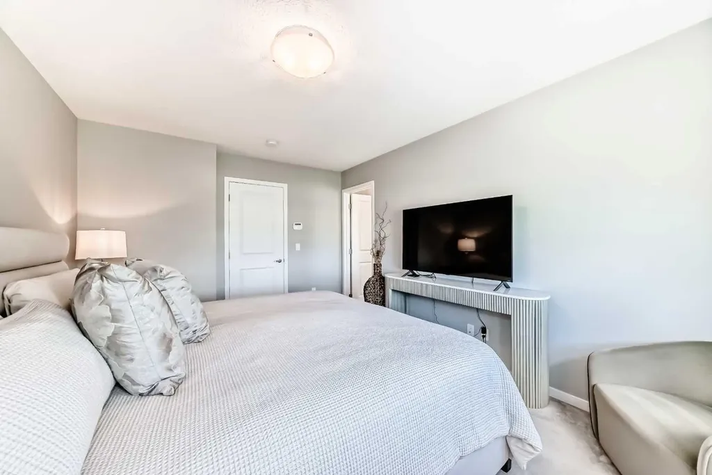 984 Seton Circle SE Calgary AB T3M 2V2
