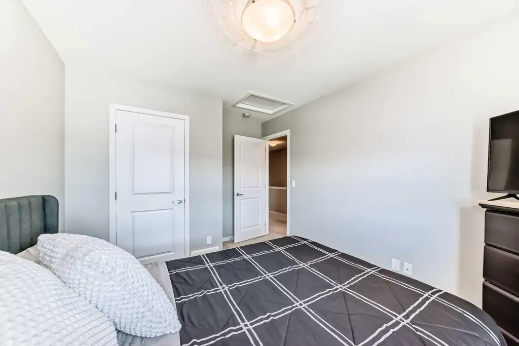 984 Seton Circle SE Calgary AB T3M 2V2