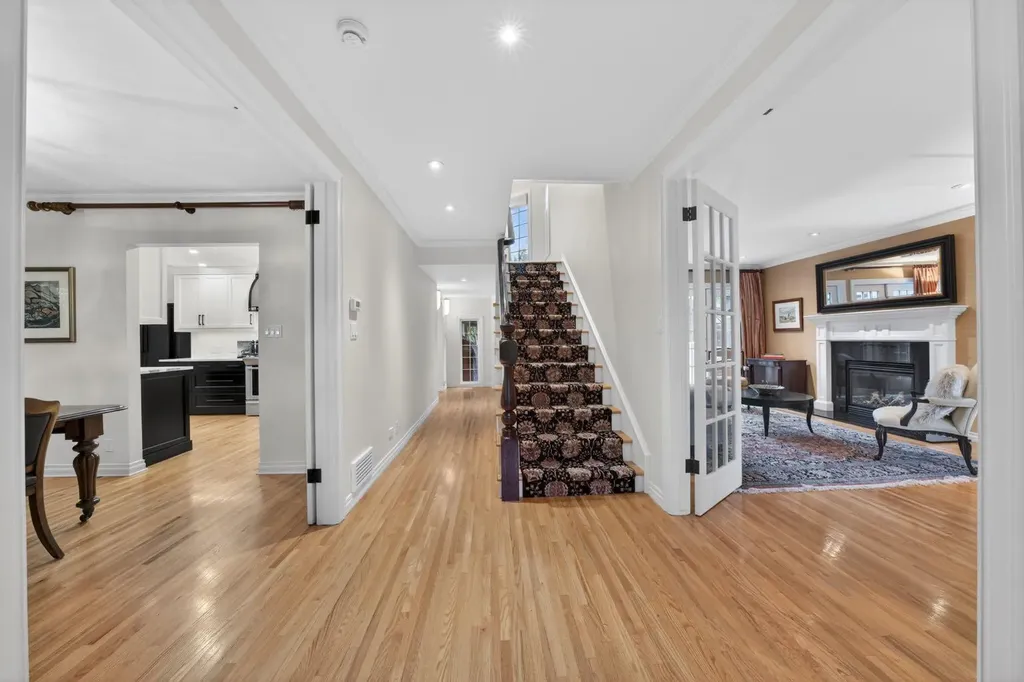 3124 Vercheres Street SW Calgary AB T2T 3R5