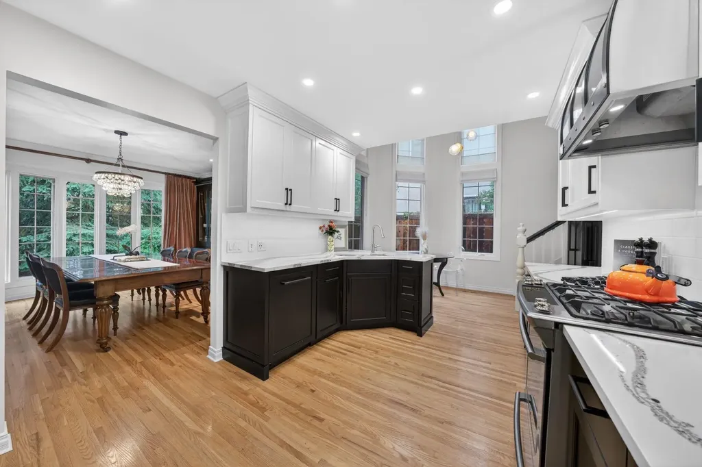3124 Vercheres Street SW Calgary AB T2T 3R5