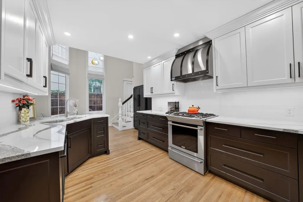 3124 Vercheres Street SW Calgary AB T2T 3R5