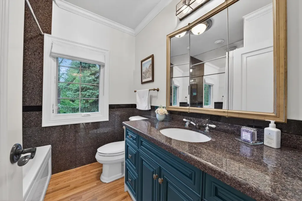 3124 Vercheres Street SW Calgary AB T2T 3R5