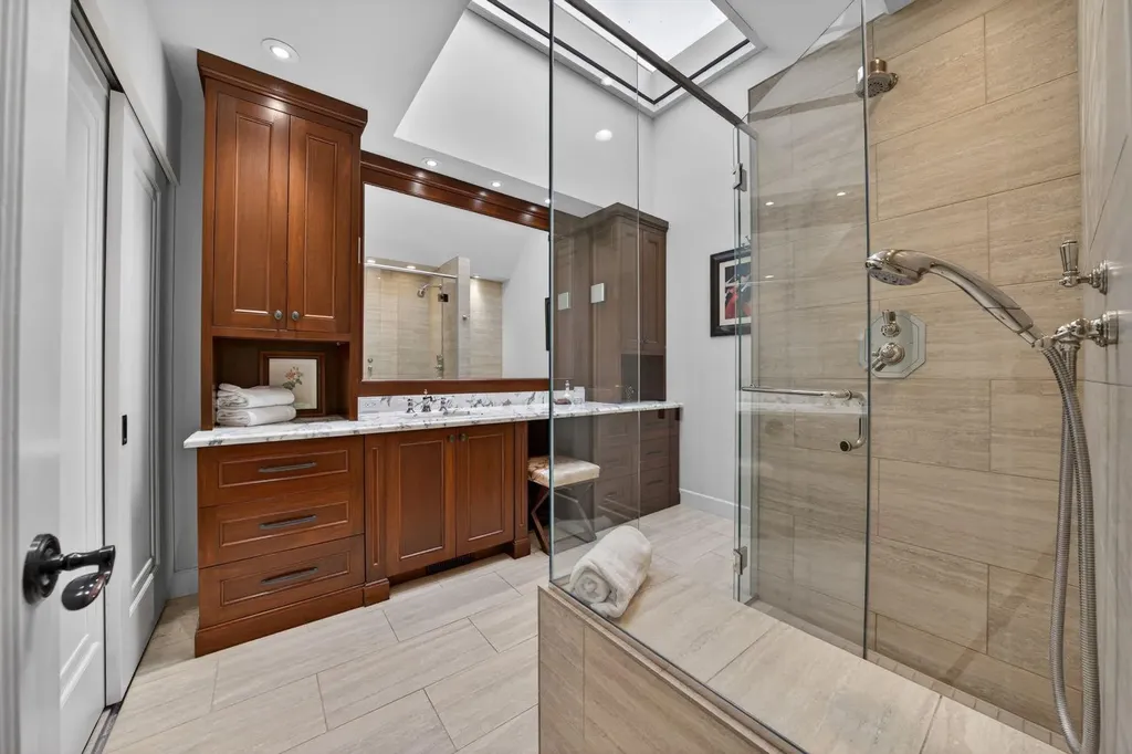 3124 Vercheres Street SW Calgary AB T2T 3R5