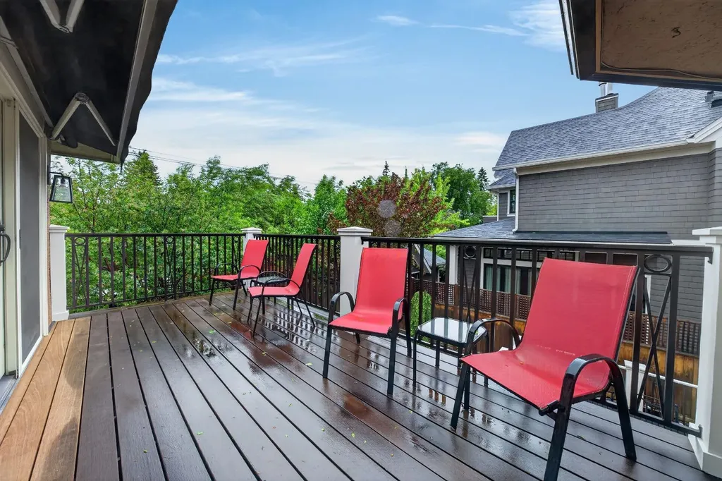 3124 Vercheres Street SW Calgary AB T2T 3R5