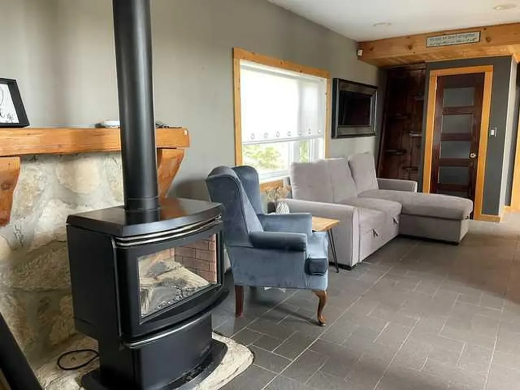 18 Sandpiper Estates Sandy Beach AB T9V 2S1
