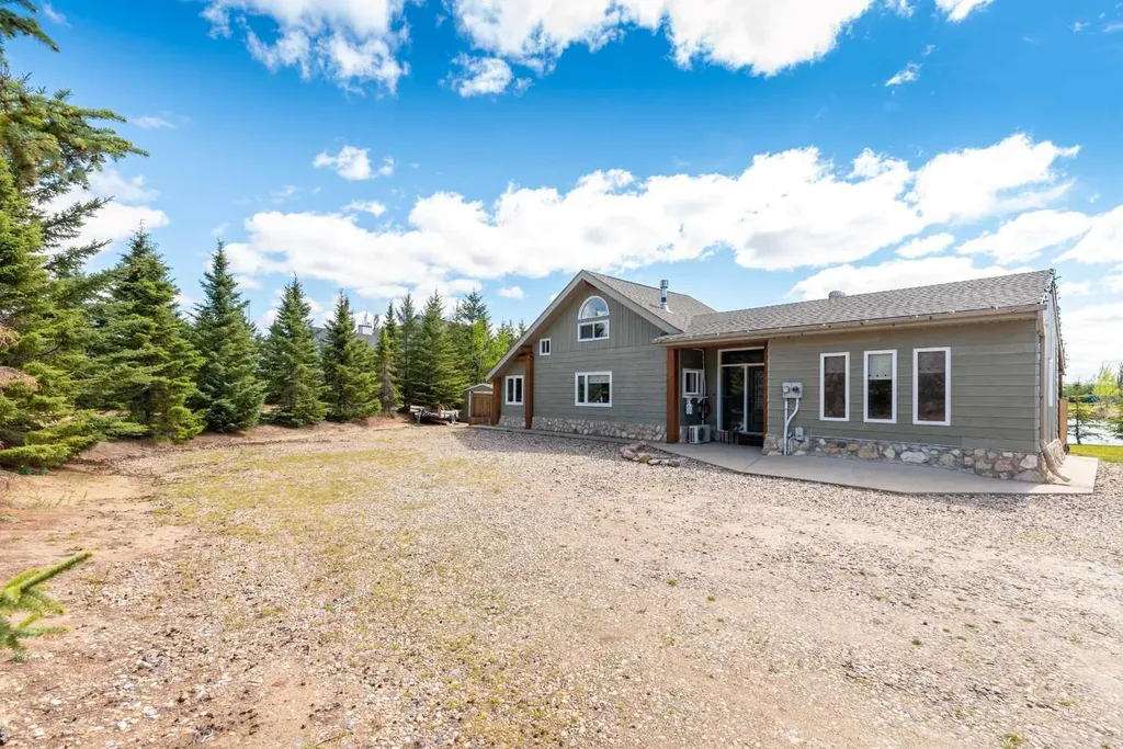 18 Sandpiper Estates Sandy Beach AB T9V 2S1