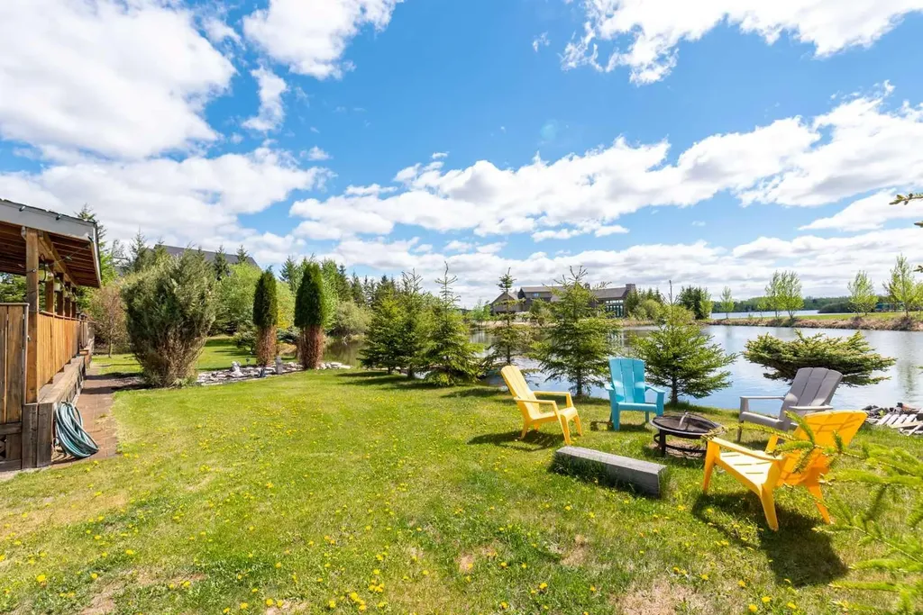 18 Sandpiper Estates Sandy Beach AB T9V 2S1