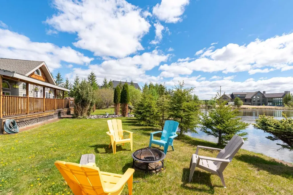 18 Sandpiper Estates Sandy Beach AB T9V 2S1