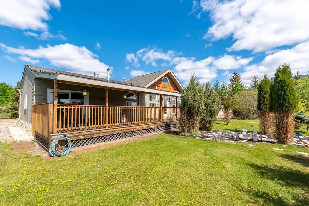 18 Sandpiper Estates Sandy Beach AB T9V 2S1