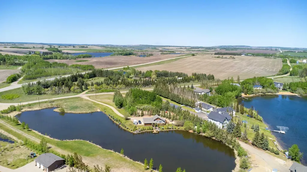 18 Sandpiper Estates Sandy Beach AB T9V 2S1