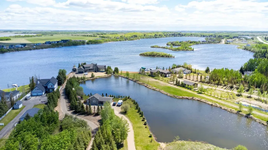 18 Sandpiper Estates Sandy Beach AB T9V 2S1