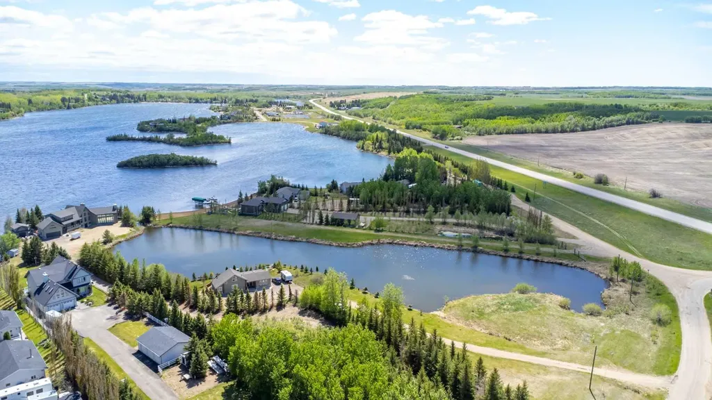 18 Sandpiper Estates Sandy Beach AB T9V 2S1