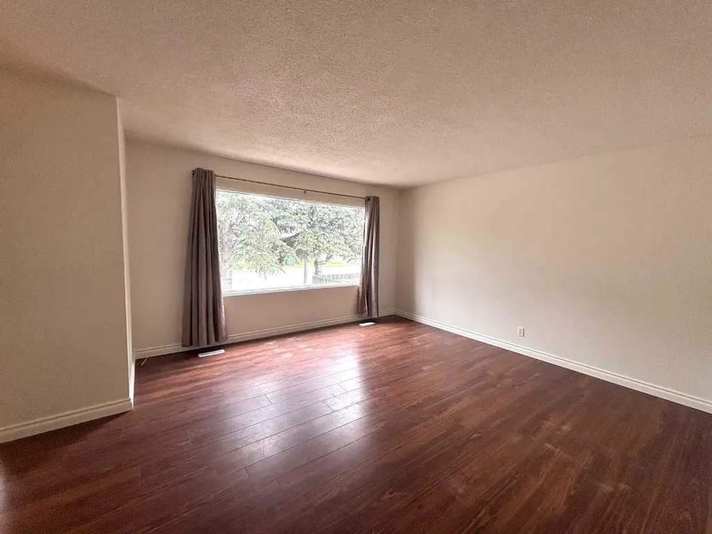 45A Kallbom Crescent Whitecourt AB T7S1E3