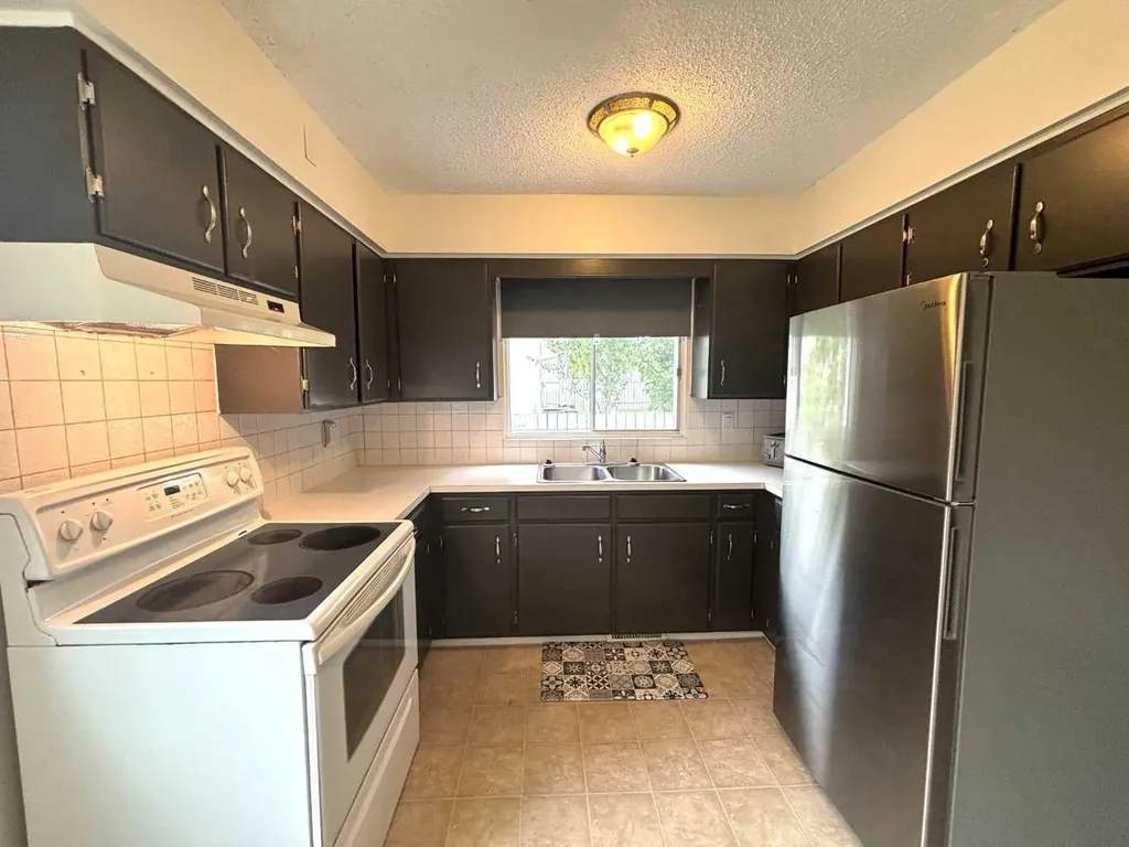 45A Kallbom Crescent Whitecourt AB T7S1E3