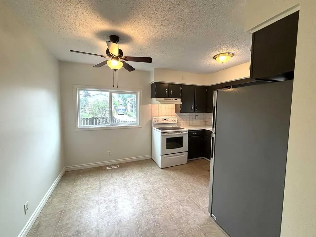 45A Kallbom Crescent Whitecourt AB T7S1E3