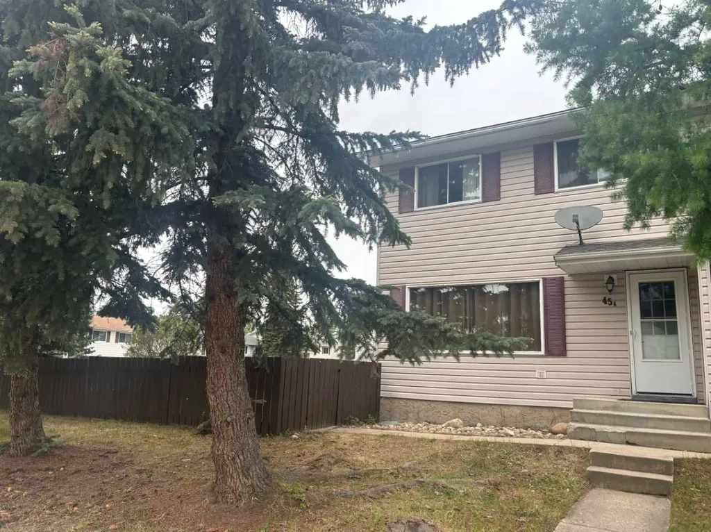45A Kallbom Crescent Whitecourt AB T7S1E3