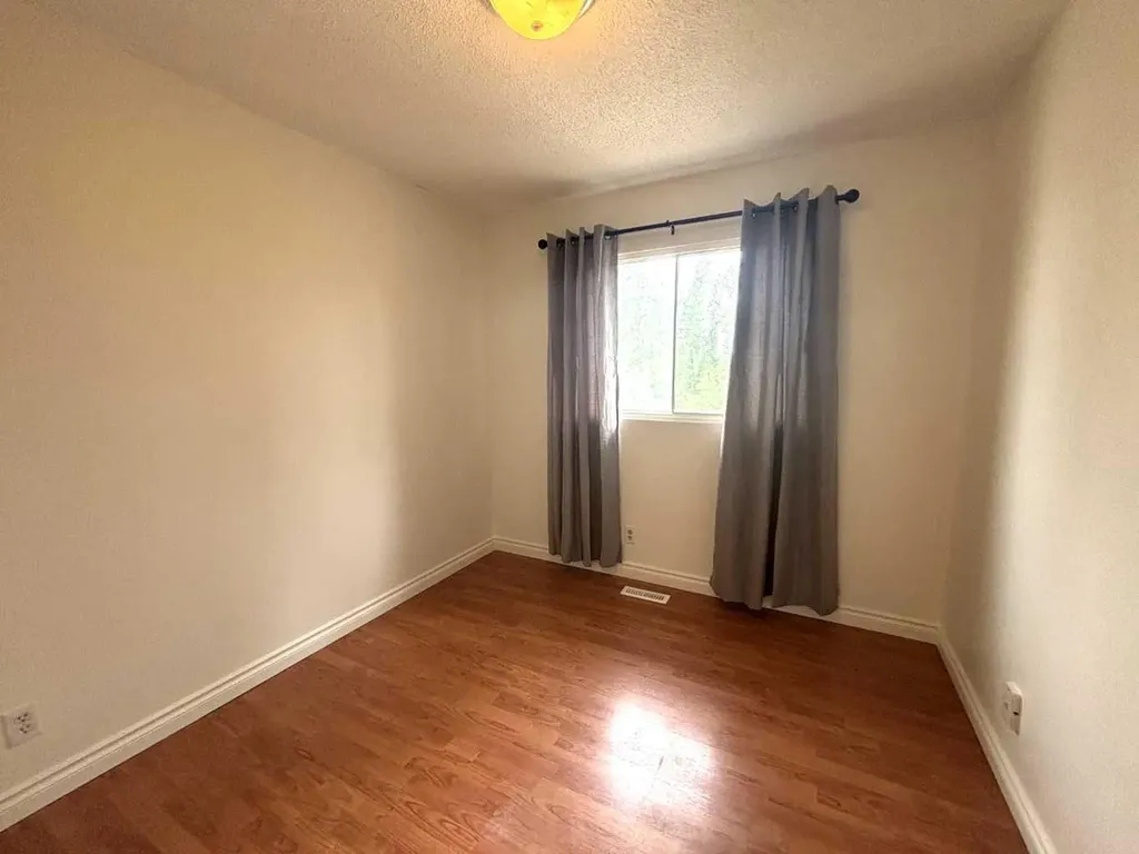 45A Kallbom Crescent Whitecourt AB T7S1E3