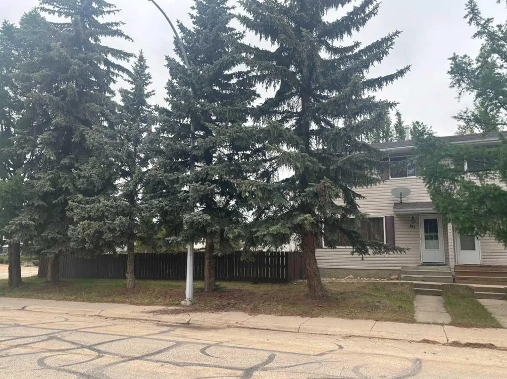 45A Kallbom Crescent Whitecourt AB T7S1E3