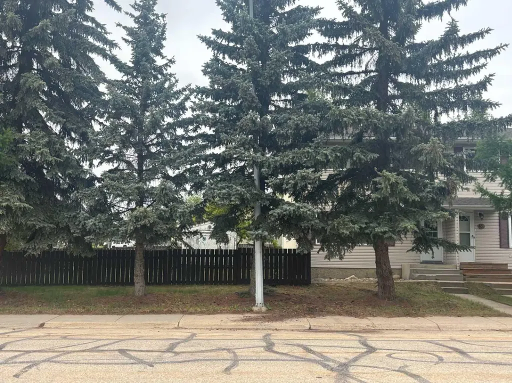 45A Kallbom Crescent Whitecourt AB T7S1E3