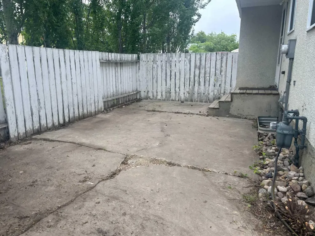 45A Kallbom Crescent Whitecourt AB T7S1E3