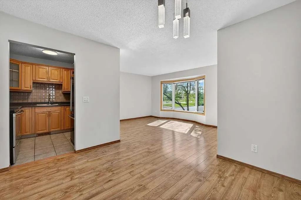 3304 Temple Way NE Calgary AB T1Y 3V6