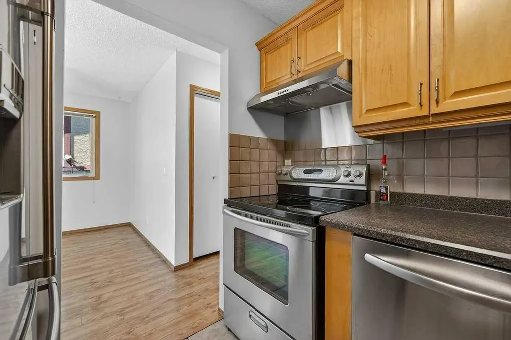 3304 Temple Way NE Calgary AB T1Y 3V6