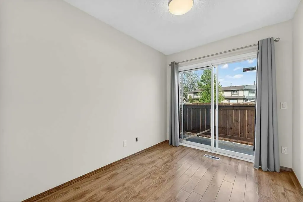 3304 Temple Way NE Calgary AB T1Y 3V6