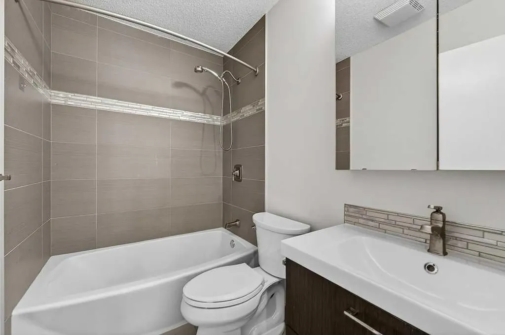 3304 Temple Way NE Calgary AB T1Y 3V6