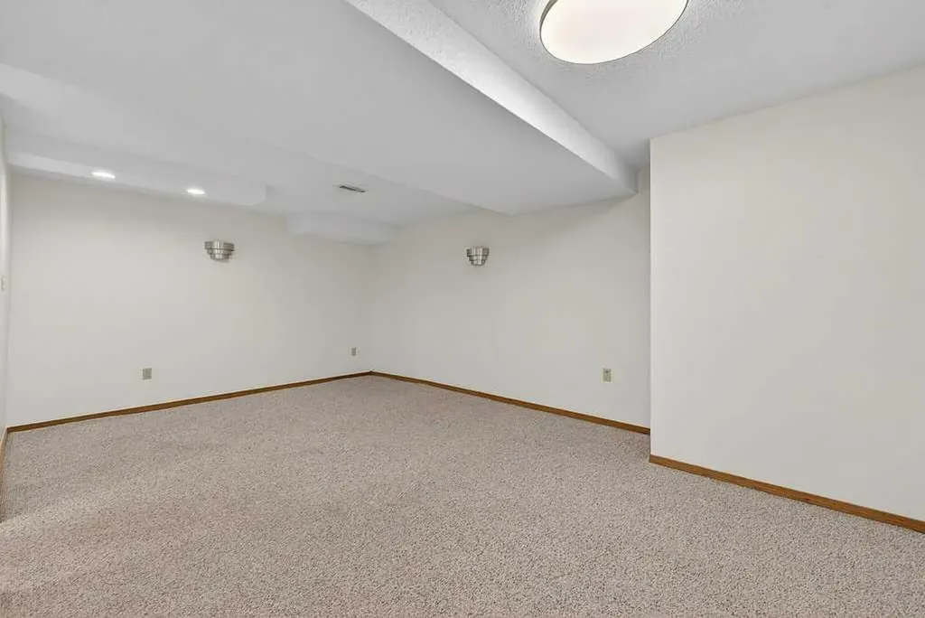 3304 Temple Way NE Calgary AB T1Y 3V6