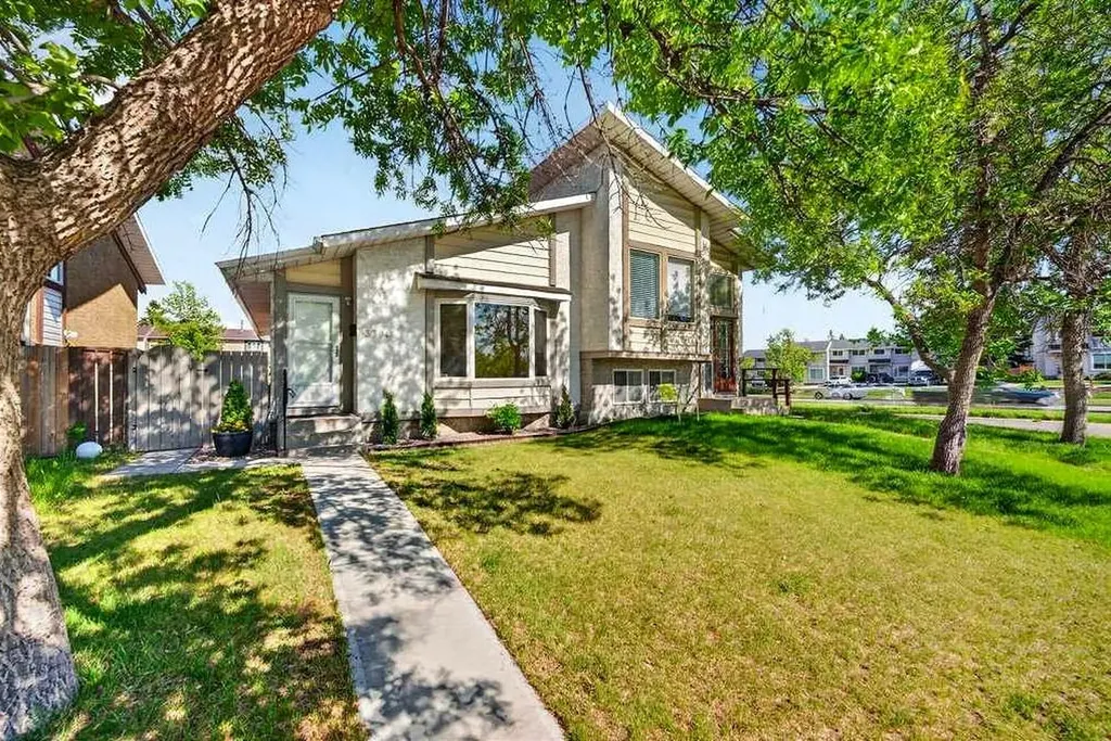 3304 Temple Way NE Calgary AB T1Y 3V6