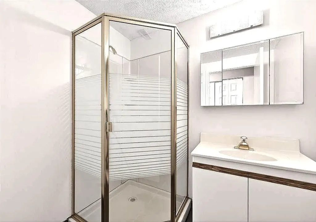 3304 Temple Way NE Calgary AB T1Y 3V6