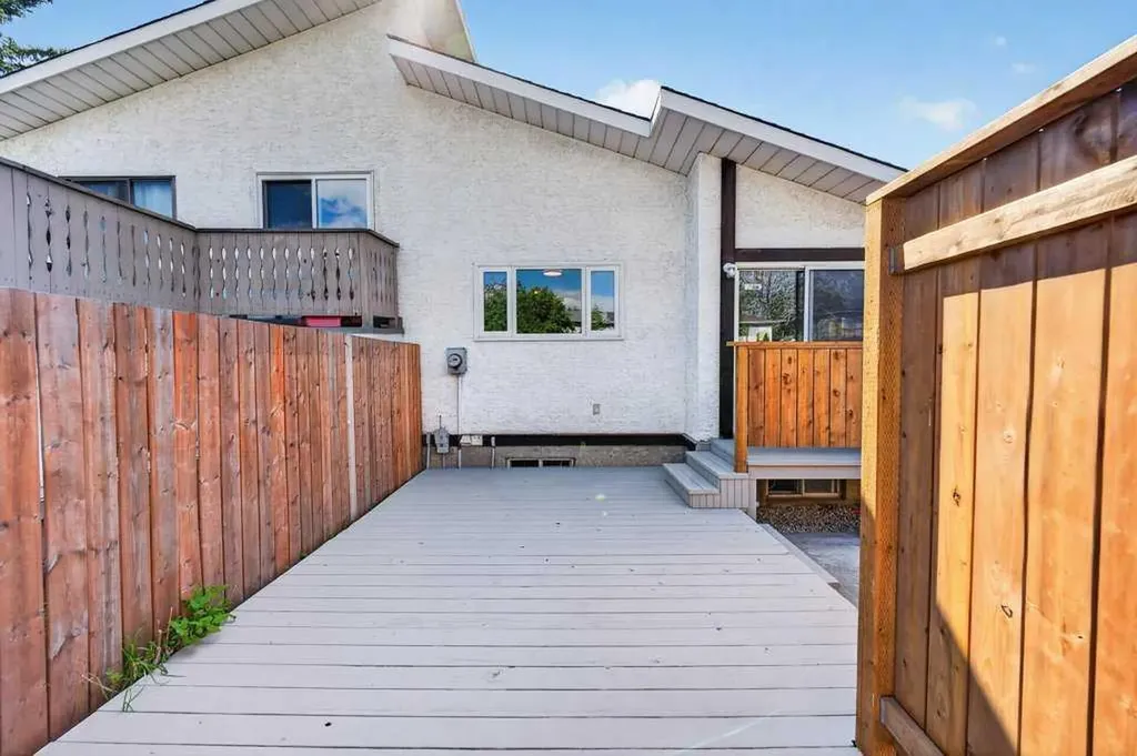 3304 Temple Way NE Calgary AB T1Y 3V6