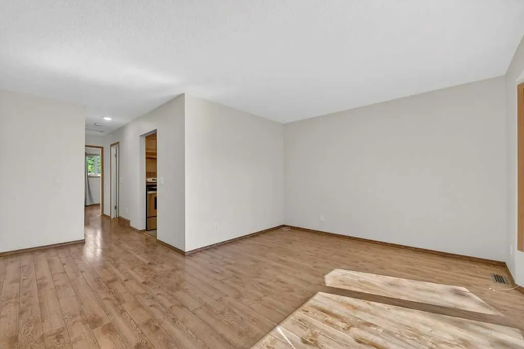 3304 Temple Way NE Calgary AB T1Y 3V6