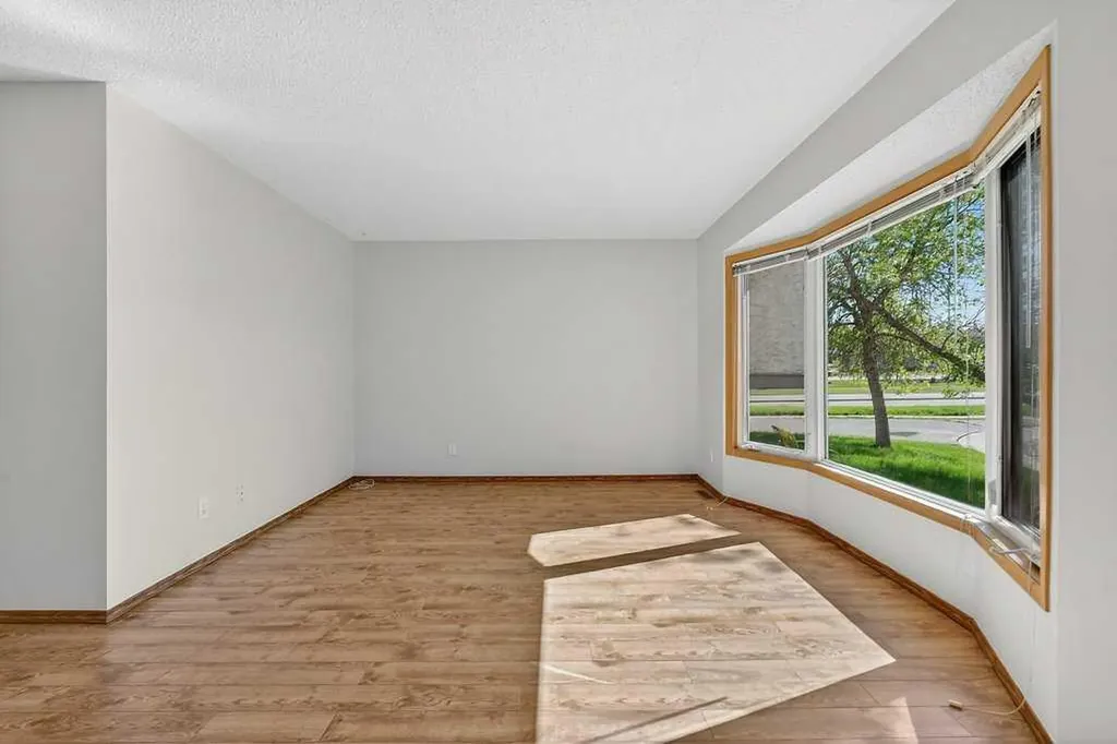 3304 Temple Way NE Calgary AB T1Y 3V6