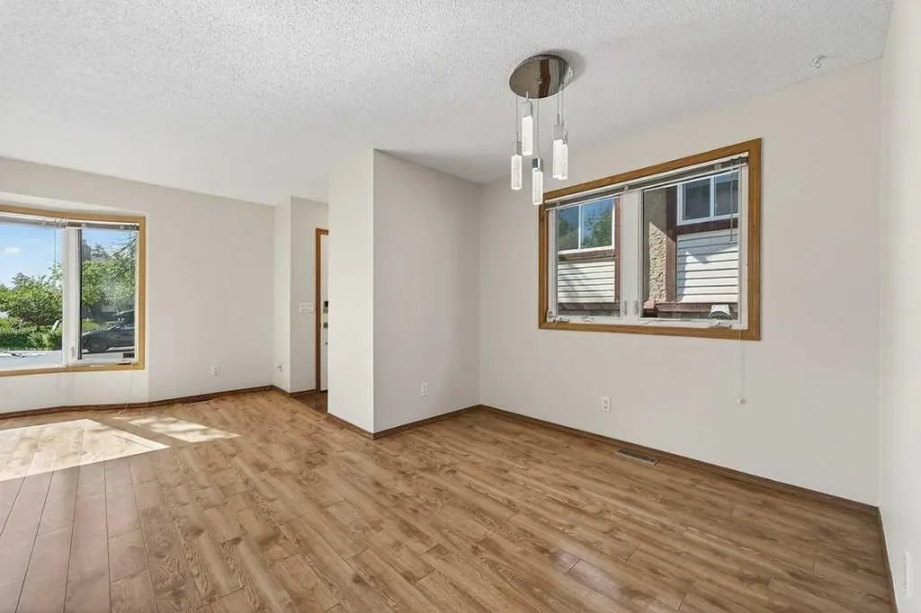 3304 Temple Way NE Calgary AB T1Y 3V6
