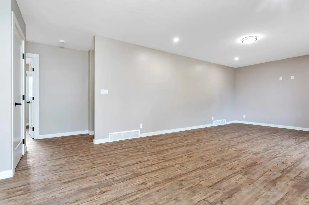 87 Norris Close Red Deer AB T4P 1R2