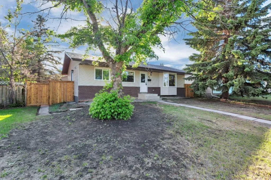 87 Norris Close Red Deer AB T4P 1R2
